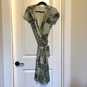 Tori Richard silk Pineapple wrap dress size 4
